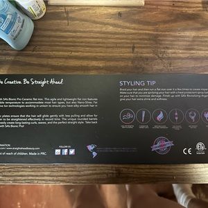 Straight ahead hair straightener